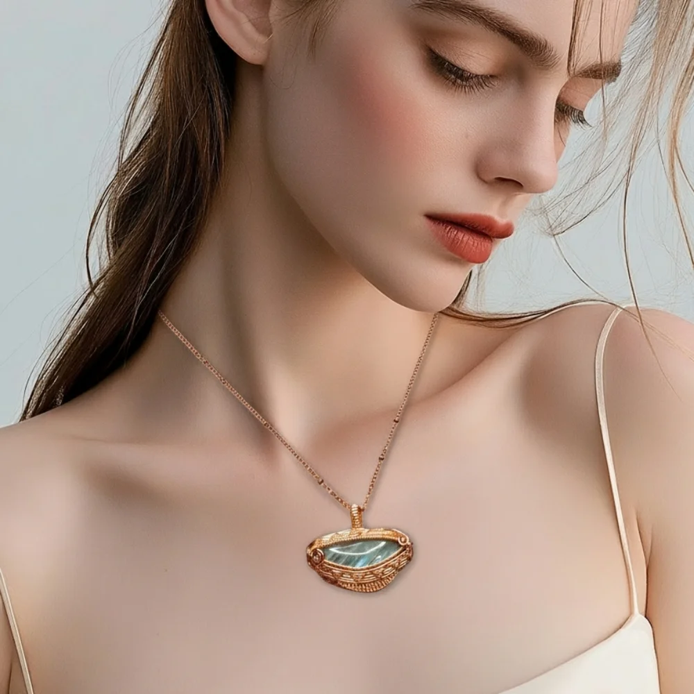 Labradorite Eye Copper Wire Weave Pendant - Picture 5 of 5